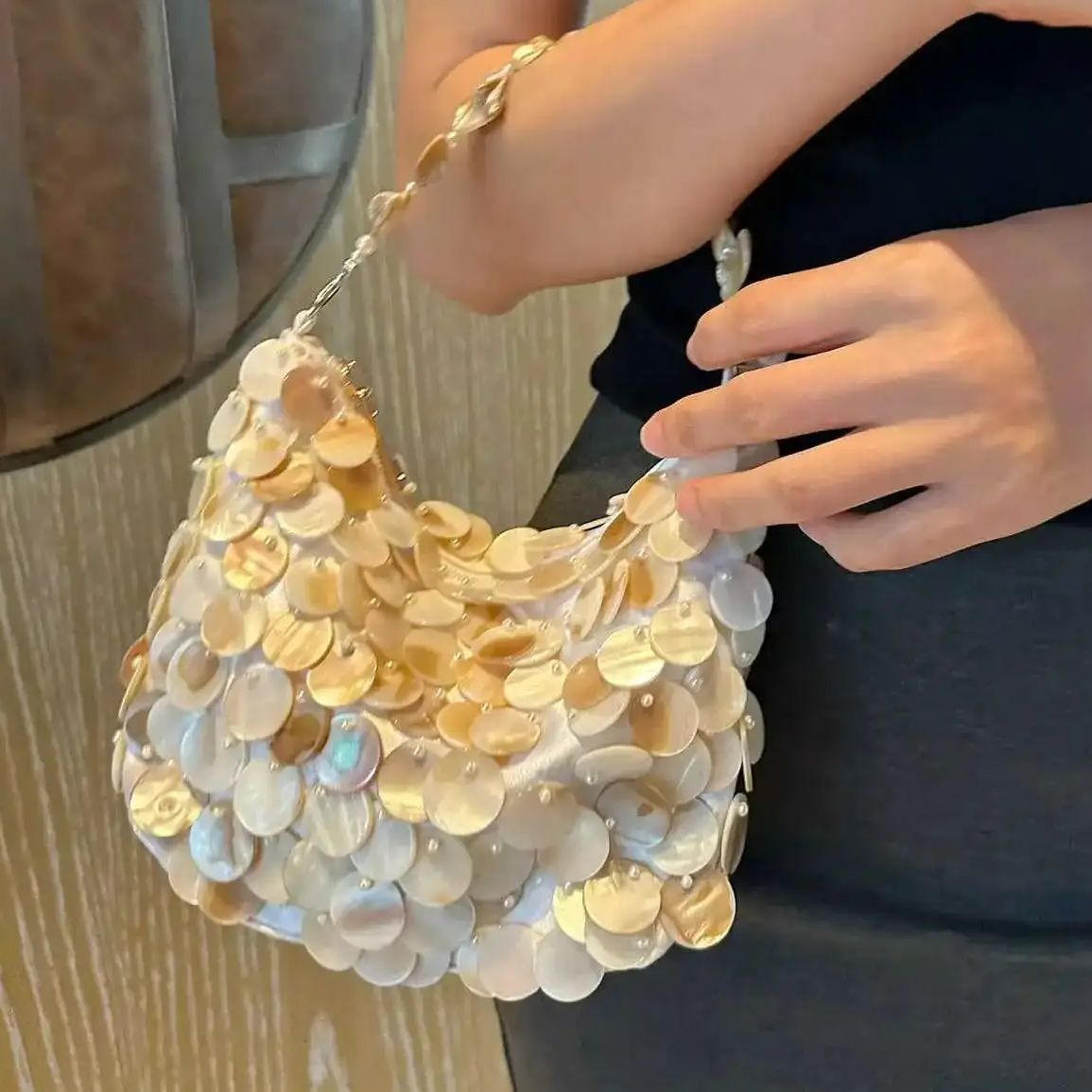 Luxury Sequin Internal Chain S - Interior Design Mockup บทวิจารณ์และราคา