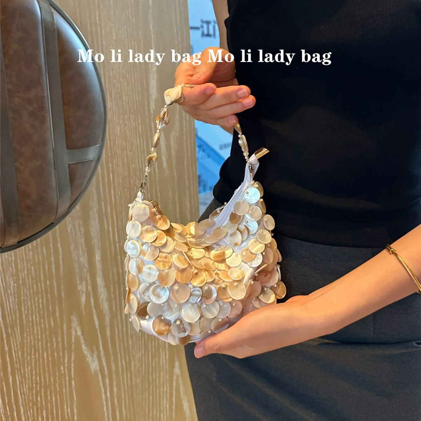 Luxury Sequin Internal Chain S - Interior Design Mockup บทวิจารณ์และราคา